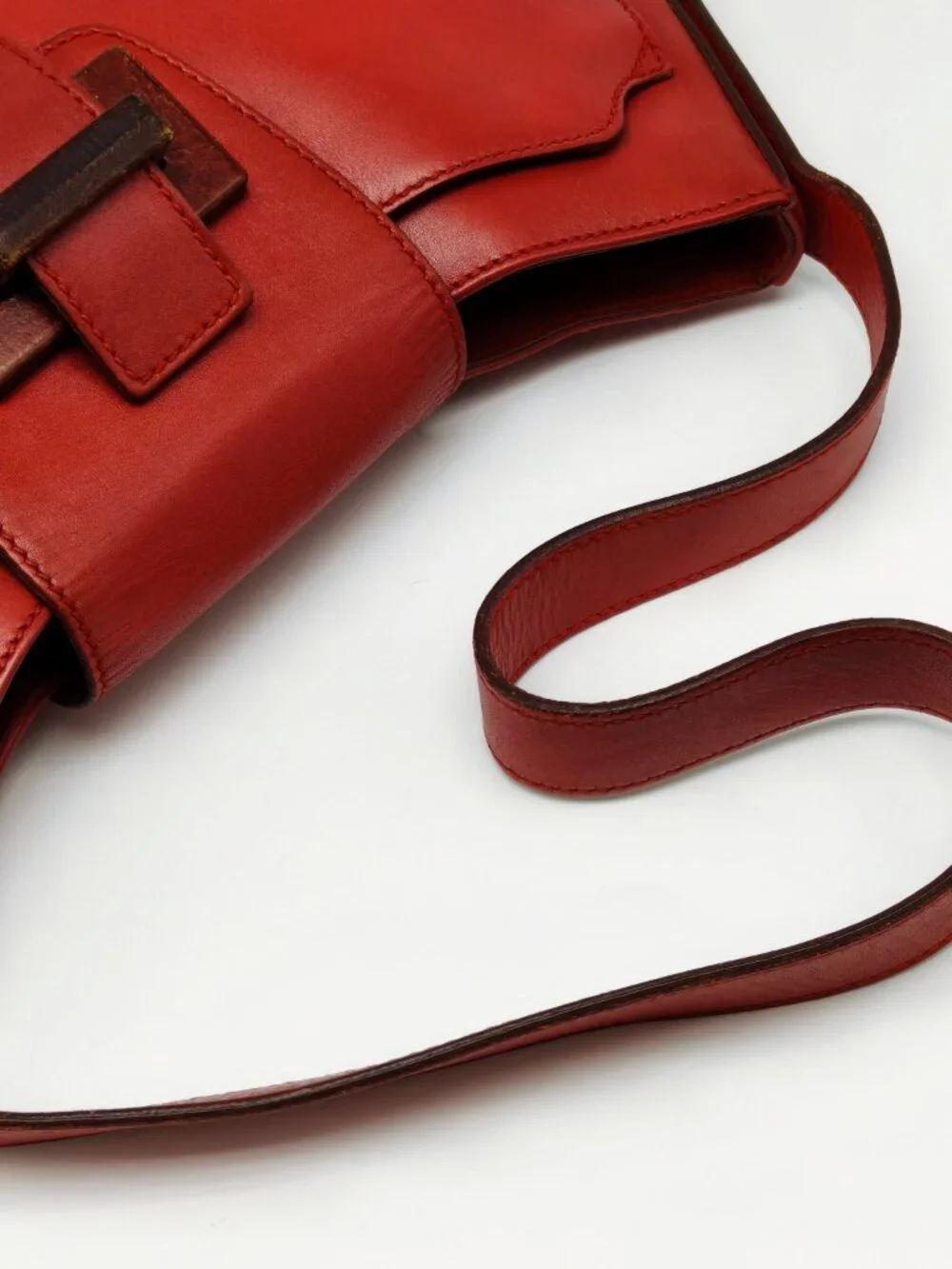 Salvatore Ferragamo Vintage Red Leather Shoulder Bag Wood Gancini Buckle